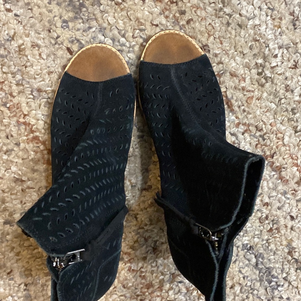 Toms Heels
